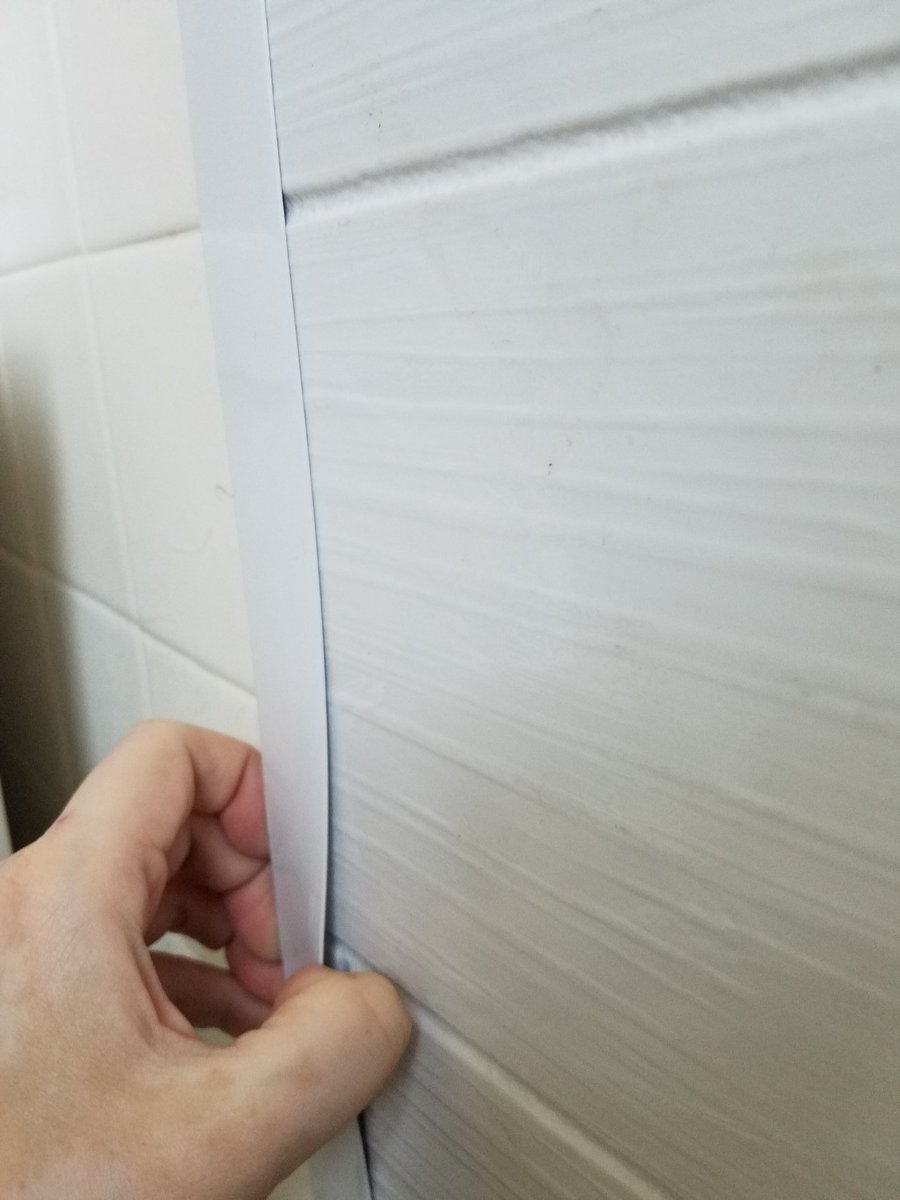 cheLLe_Lee83's tweet photo. @MK_Reidy @BathFitter Be lucky! Run fast! They took 6000 from me and left me with a project that will have to be redone. https://t.co/RHBf0JXPKI