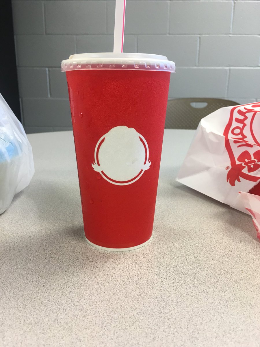 MikeLowvw's tweet photo. @Wendys why do I always get so much ice? https://t.co/T8XFx49wix