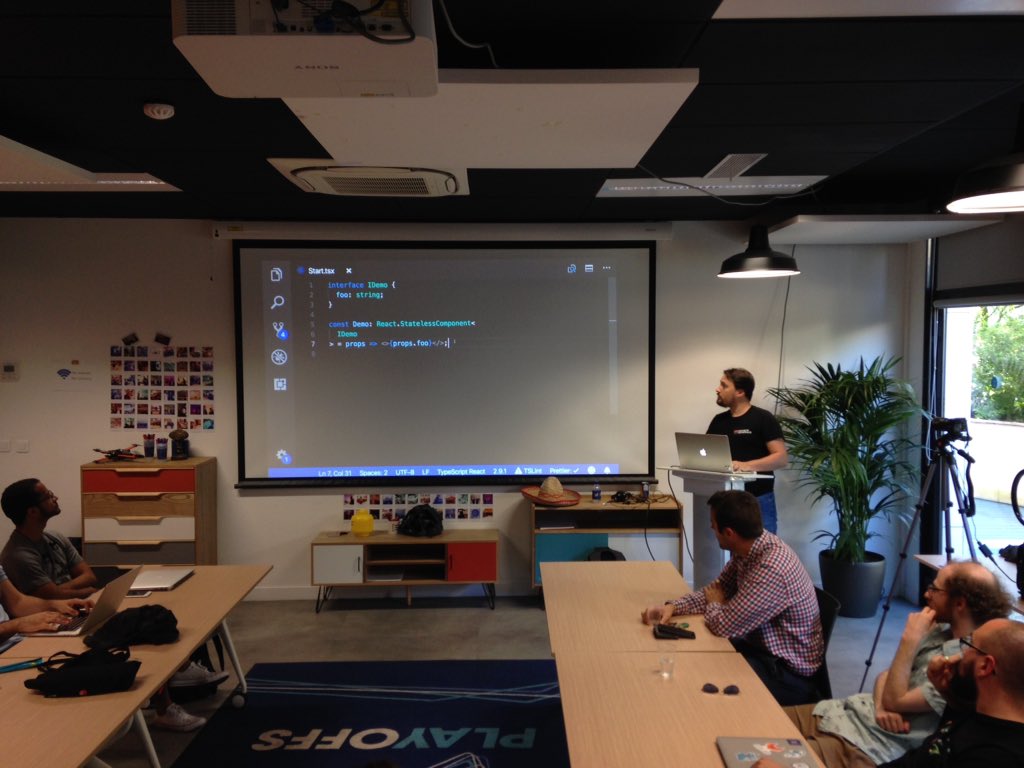 olegskl's tweet photo. On demarre la #BouffeFront juin 2018 chez @sfeir avec un live coding par Thomas Charlat, qui nous parle du @reactjs et @typescriptlang https://t.co/RoXKj3F4MX