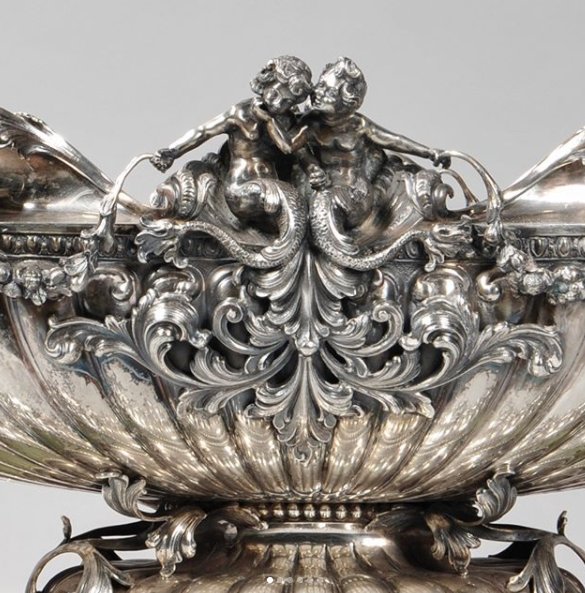 HOGboston's tweet photo. Intricate details. @skinnerinc #relics #art #craftsmanship #uniquefinds #antique #oneofakind #luxury #bostonfinds #luxurylife #luxuryliving #luxurylifestyle #antiquefinds #vintageinspired #findoftheday #picoftheday #photooftheday https://t.co/OCxyGDJ6UC