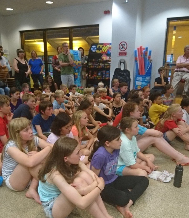 HarpSwim's tweet photo. Helloooooo @Jimbob95goon! Brilliant to have you here, never seen them pay so much attention! Thanks @FINISswim! #JamesGuy #FINIS #luckykids https://t.co/EWAmshn9tk