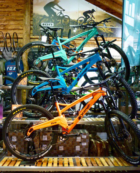 OPALlandegla's tweet photo. As well as doing "fresh orange juice" in the cafe. We have some nice fresh @orangebikes just built in the shop.
All ready to demo as from tomorrow...Who's in?
#five #stage5 #alpine6 #mtb
https://t.co/OZfMmMd2Fr https://t.co/Yu3kZu4BoF
