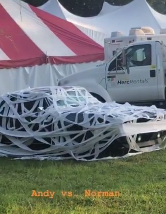 TeamAndyLincoln's tweet photo. Nice to see that the Andy Lincoln-Norman Reedus prank wars are still alive and well! ππ Thanks @NvrEnoughMullet for sending! #WellDoneAndy #TWDFamily #AndrewLincoln #NoGlitterThisTime
π·: Kirk Riley (IG Captain__kirkules) https://t.co/ixdkTShROE