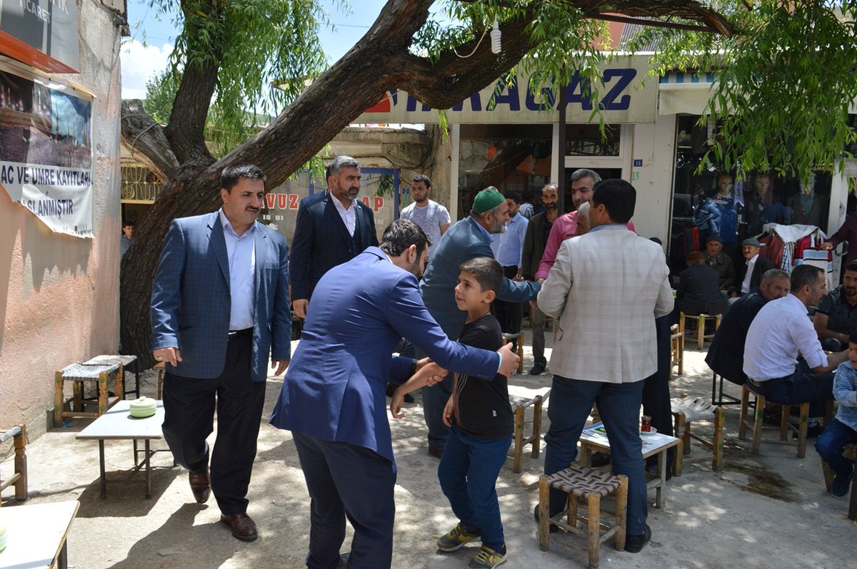 Milletvekili adaylarımız, seçim çalışmaları kapsamında, kalabalık bir heyetle birlikte Hizan ilçe halkımızı ve esnafımızı ziyaret ederek, 24 Haziran seçimleri için destek istediler.