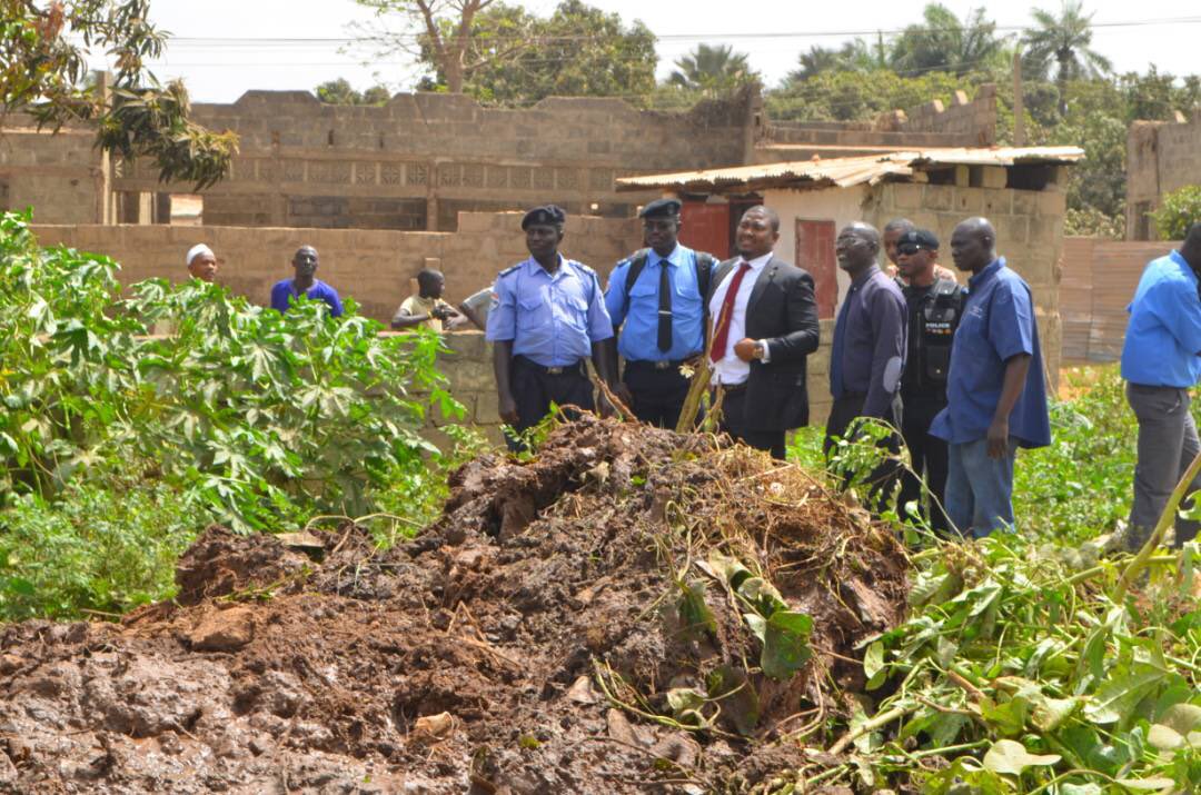mayorKMC's tweet photo. I instructed the dredging of the Jeshwang waterway, one of the biggest natural drains in the municipality which is the cause of flooding in the Jeshwang and kanifing wards for many years... operation clean the drains in full swing! https://t.co/nSe5A4khWm
