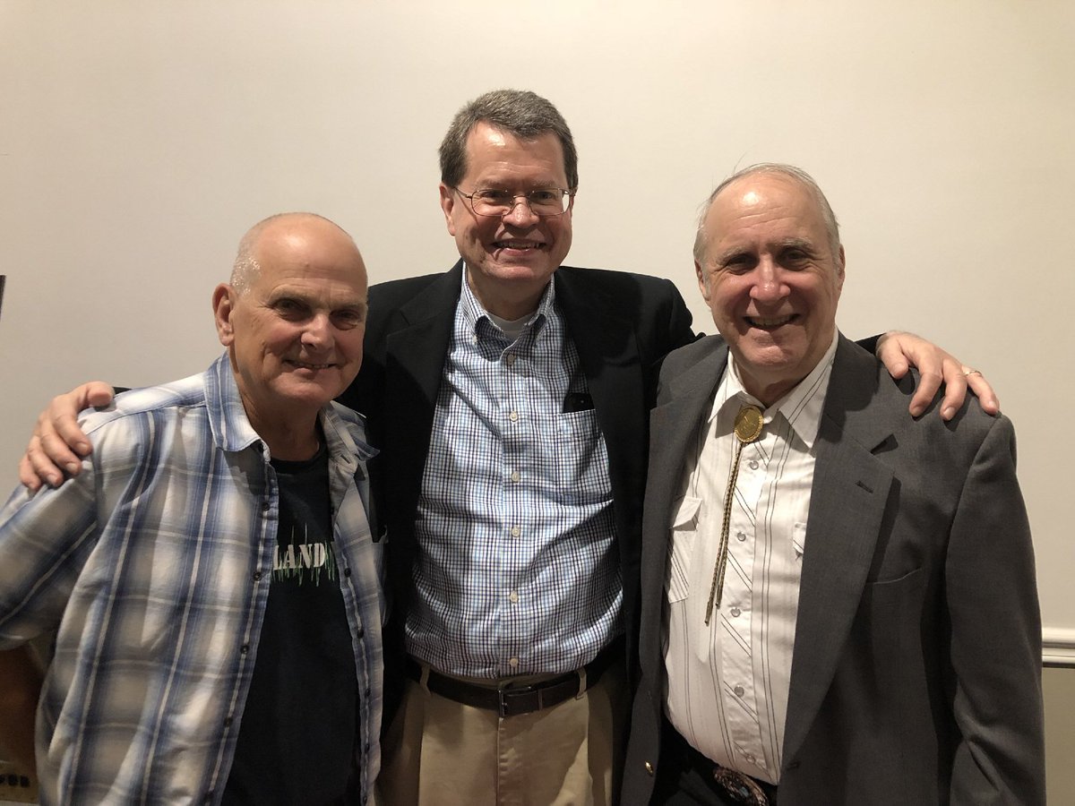 BillFriedman4's tweet photo. Photo after my #MobWorldSummit speech about major mobsters who built early #LasVegasStrip. To left is former KC Detective GaryJenkins &amp; author #LeavingVegas, in center is event promoter #LarryHenry, a former #LasVegasSun editor &amp; now  journalism school teacher &amp; school headmaster https://t.co/yUyp8uxIRN