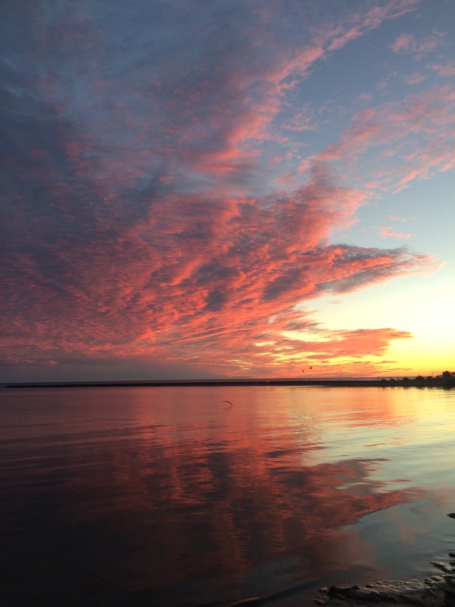 JulieCTV's tweet photo. Thank you to @CTVLondon viewer Patricia Corrigan-Frank for sending in this photo- Beautiful capture @PortElginLife #beach #almostsummer #snapshot #photooftheday https://t.co/0hB28o777J