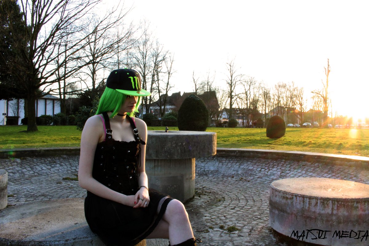 LucyeeraCosplay's tweet photo. More from my #MonsterEnergyGirl 💚💚
Photo: @Kinji_Matsui
@MonsterEnergy @MonsterEnergyUK
#monsterenergy #monsterenergygirl #blackdress #germancosplayer #LucyHimeCosplay #monstercap https://t.co/8guaC3ApWj
