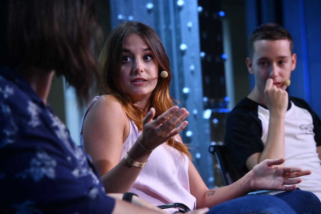 <a href="/CelopanYT/">Celopan ✨</a> <a href="/Ethieen/">Amanda Oto</a> <a href="/gominuke/">gomi - georgia elliott</a> <a href="/TuiwokEstudios/">Tuiwok Estudios</a> ¿Cuál es el futuro de Twitch?
- <a href="/CelopanYT/">Celopan ✨</a>: "El que quiera estar ahí va a tener que hacerlo muy bien y cuidar mucho a sus creadores"
- <a href="/Ethieen/">Amanda Oto</a>: "Twitch lo está haciendo muy bien. No creo que de pronto empiece hacerlo mal y desaparezca"
#EspacioYoutuber