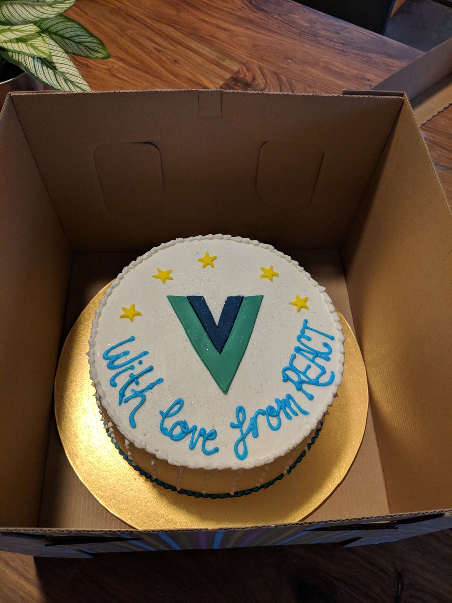 youyuxi's tweet image. This just arrived... 😍🙏 Thanks @reactjs team!