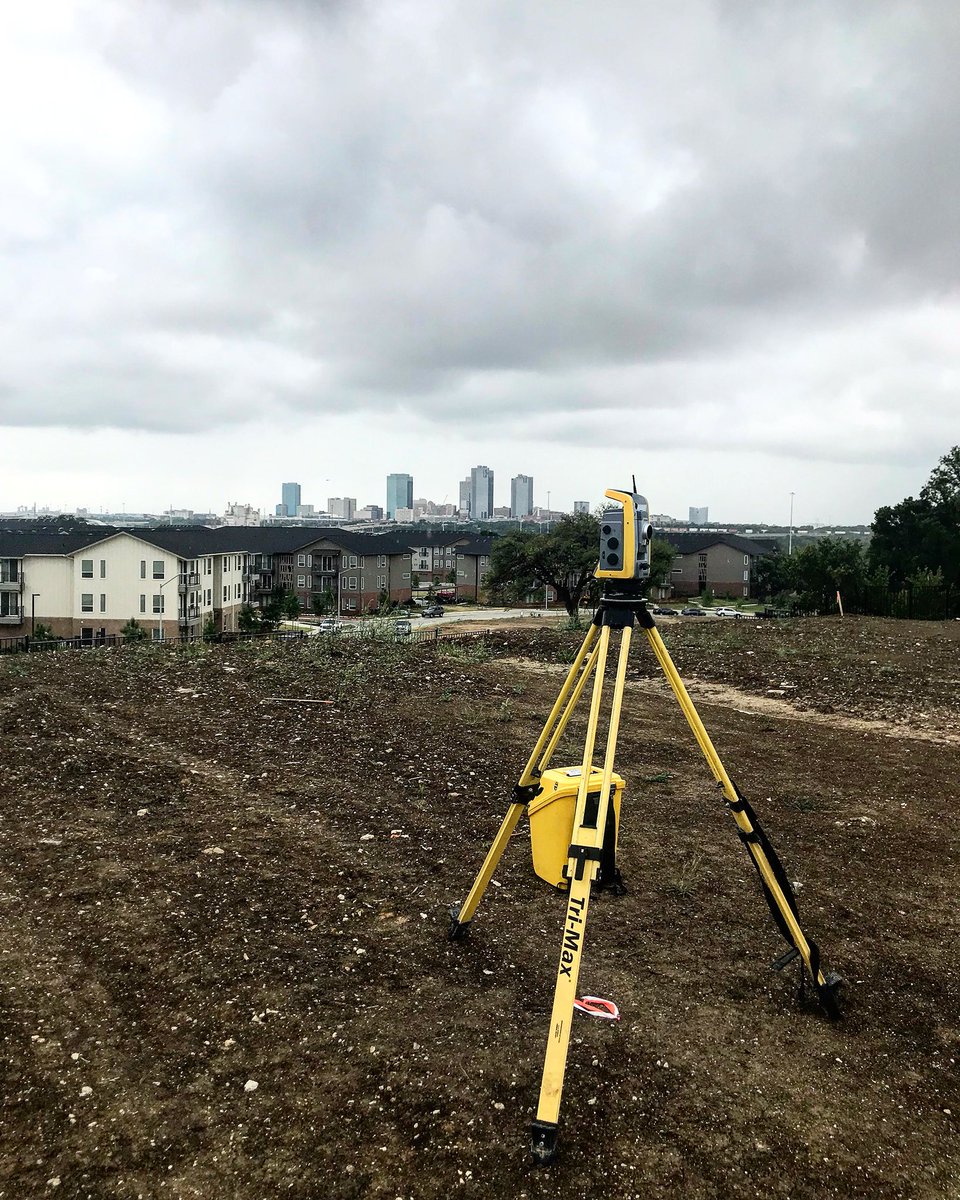YazelPeebles's tweet photo. Gray skies sometimes are just what the #team ordered. #goodnight #fortworth you worked hard today. #fromadistance #dfw #surveyors https://t.co/6dFj0K4gml