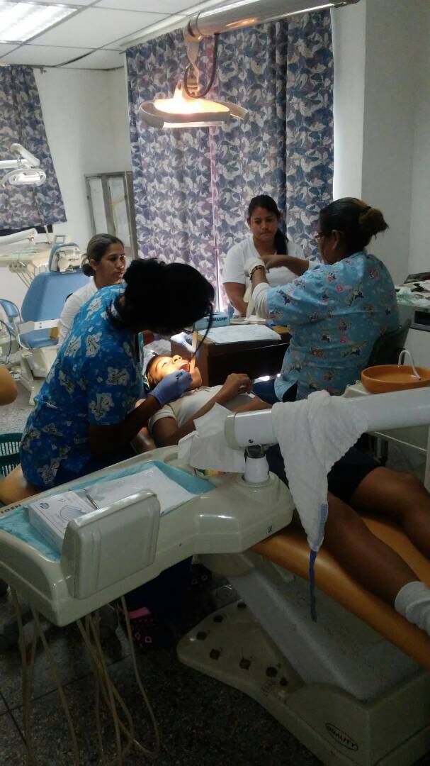 LuisLopezPSUV's tweet photo. LARA | Jornadas de Salud Bucal en la Escuela Sarare, municipio Simón Planas @NicolasMaduro @gestionperfecta #UnAñoDeChambaJuvenil https://t.co/5MXRrEeWNt
