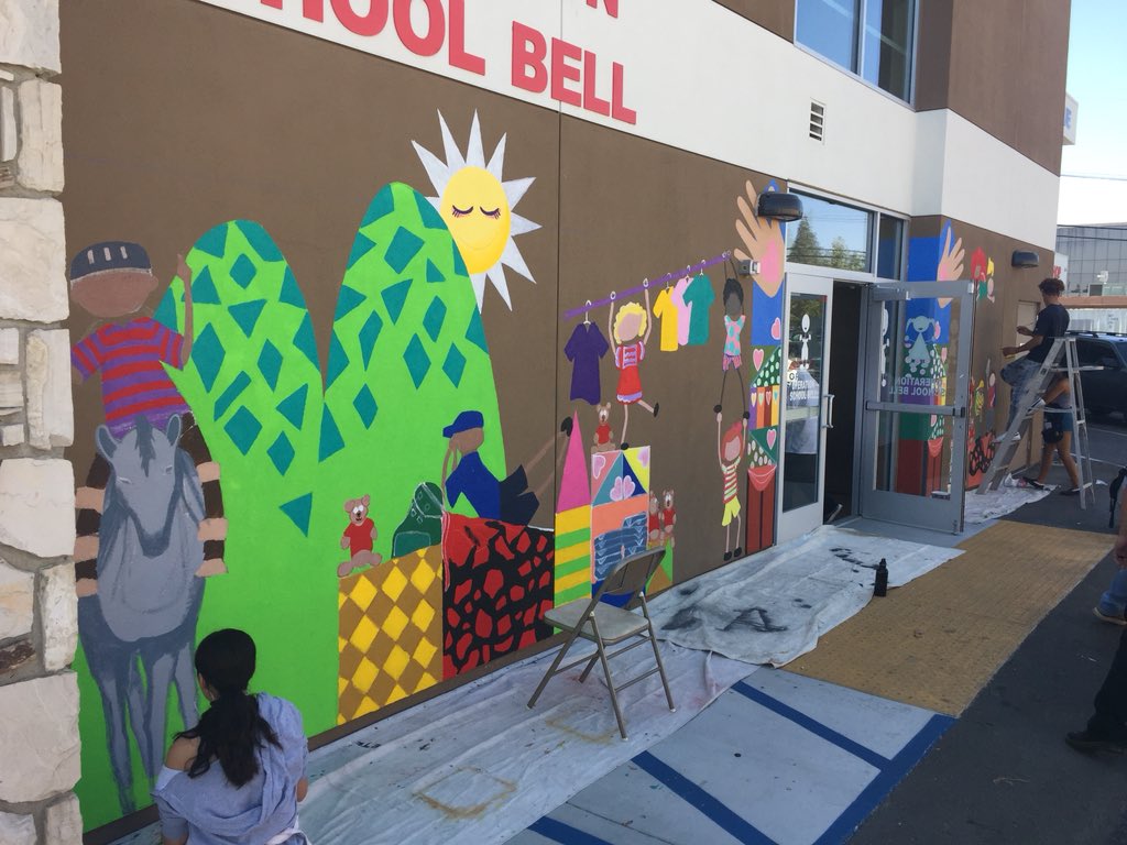 alexvnews's tweet photo. Assistance League of #Riverside along with Riverside art museum is painting a mural outside the Thrift shop on Sunnyside Dr. The painting represents child empowerment & a new beginning. At risk youth has been working on this for the past 15 weeks. #nbcla https://t.co/NpHkDctTkl