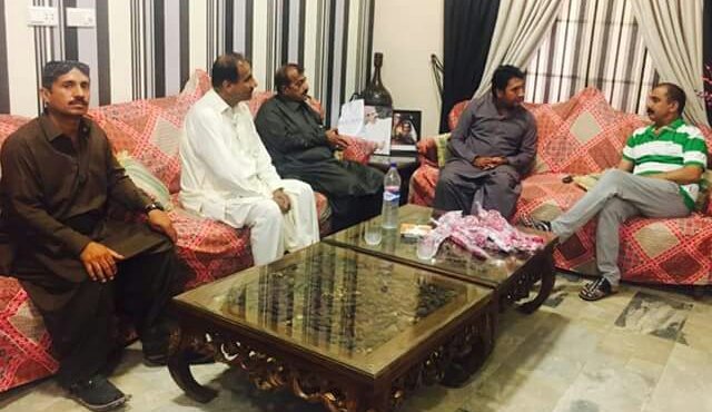 SYEDFAYAZALISH8's tweet photo. Umre Ki Sadat Hasil Kerne Per Tamam Dost Mujeh Aur Mere Baiton Ko Mubarakbad Dete Huay. 
At My Lakiyari house Qasimabad Hyderabad Sindh. https://t.co/BqJe9WLDp1