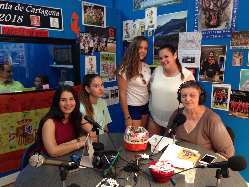 AmpaEso's tweet photo. Esta mañana, las campeonas de la Liga de Dabate Escolar ESIC han sido protagonistas de las mañanas de Radio Gaceta Cartagena. https://t.co/j6wD9VABAY