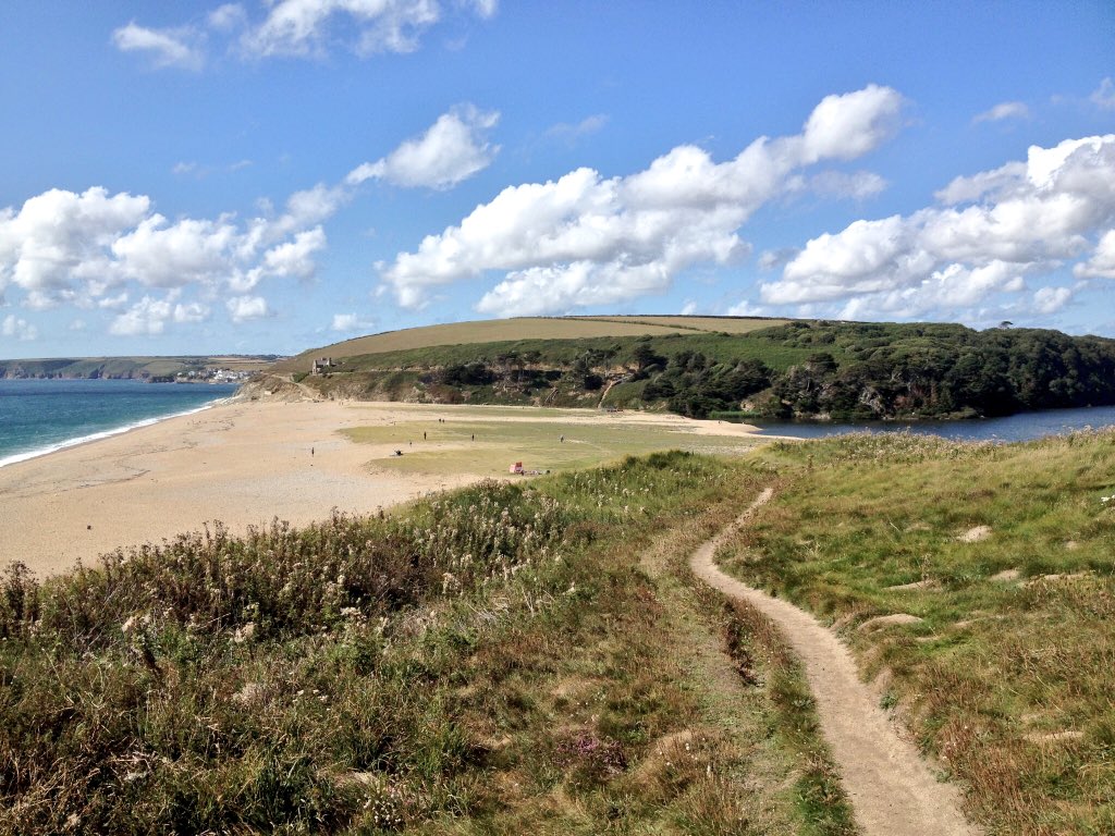 Walking the coastpath at Loe Bar. There have been some changes on the far, Porthleven, side from the winter storms.
#LoeBar #Cornwall