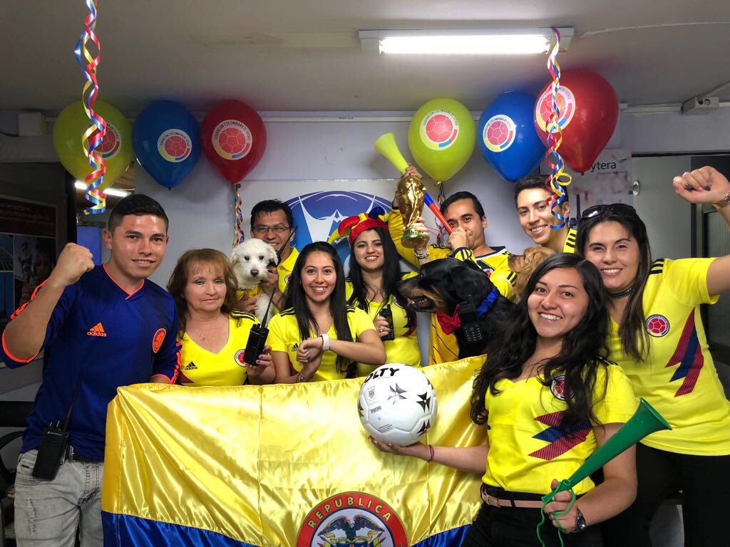 TELEWARRIOR's tweet photo. Nuestro equipo de trabajo apoyando la selección #WorldCup https://t.co/g1edM09y1O