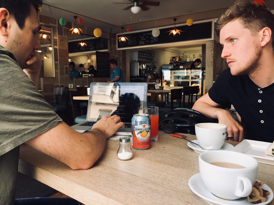 ApocalypseGSY's tweet photo. Getting creative over coffee... https://t.co/M6OrmcK46z