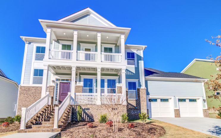 FieldingHomes's tweet photo. #MoveInReady feature of the week: 1507 Spring Overlook Lane in #ForestRidge. Boasting 4 beds, 3.5 baths, this popular elevation has a second-story front porch and an outdoor fireplace, perfect for entertaining. Learn more: https://t.co/43t9Id8LIO https://t.co/AgaVUpMVQZ