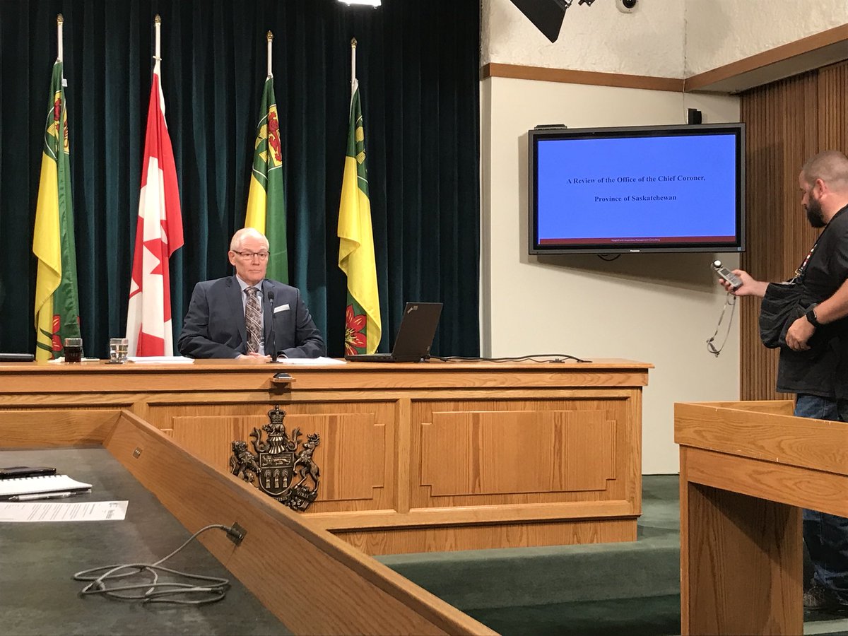 L’ancien chef de la police de Saskatoon, Clive Weighill, dévoile ses 44 recommendations pour améliorer le travail du Bureau du coroner de la Sask.
#rcsk
