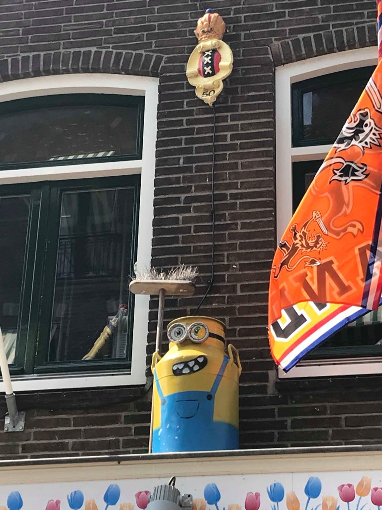 FloraGuery's tweet photo. Souvenir d’une journée #ensoleillée à #volendam ! ☀️ https://t.co/L1FD2ayAMy