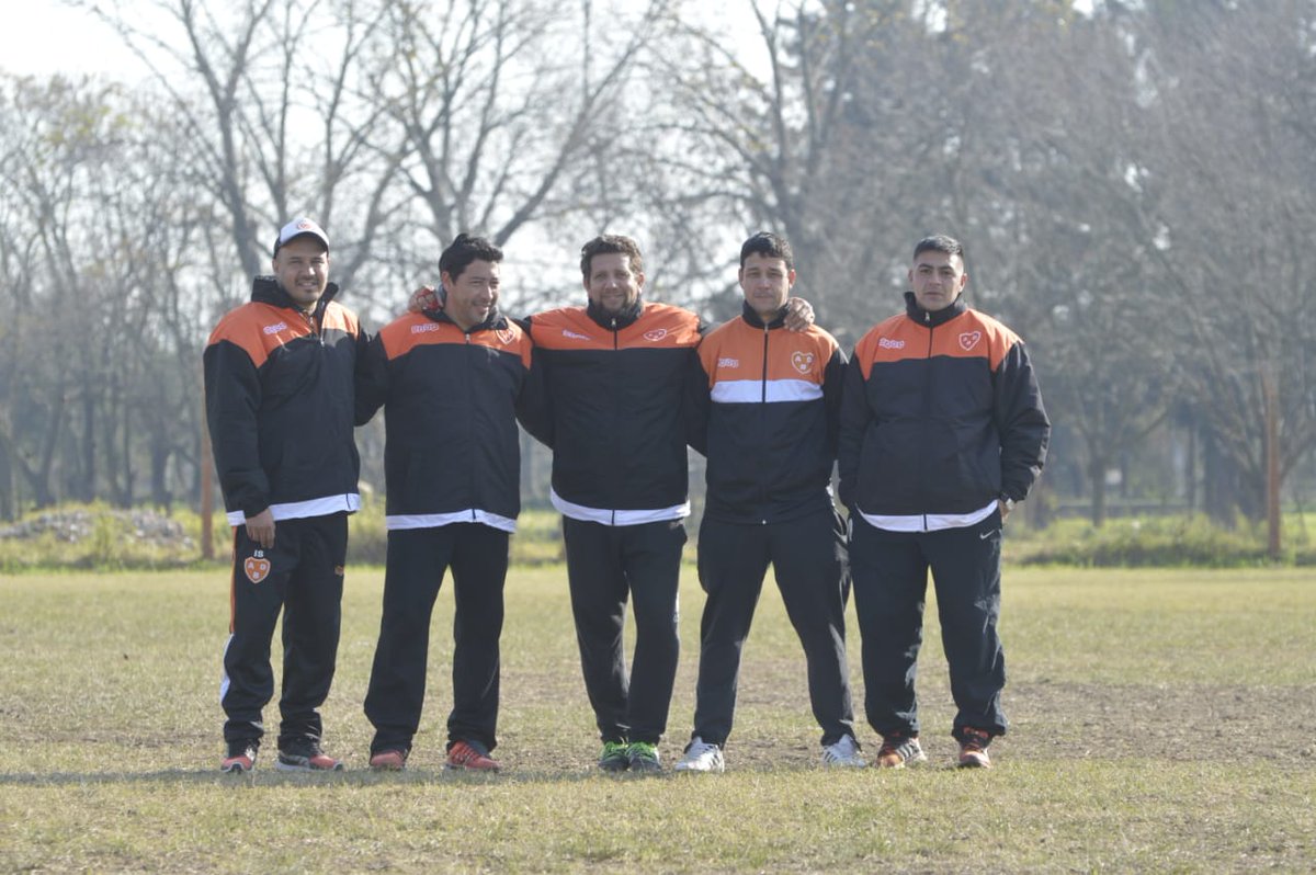 ADB_Oficial's tweet photo. Se retomaron las actividades con el propósito claro, la primera de #Berazategui volvió a los entrenamientos y ya enfoca todas las ideas a la pelea por la lucha del campeonato de #PrimeraC 

¡Vamos Bera!

#DaleNaranja #ADB2018

📷 @bren_adb https://t.co/Ia1bkis8Ap
