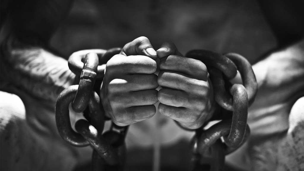 SX_Criticas's tweet photo. Costumbre, miedo, indefensión y modelos autoritarios de crianza se conjugan para colocar cadenas y grilletes simbólicos en nuestra sexualidad a partir de modelos heterosexuales dominantes.
Al respecto, un relato de José Abraham… https://t.co/pFhDIin8VC https://t.co/vSgnFjEicZ