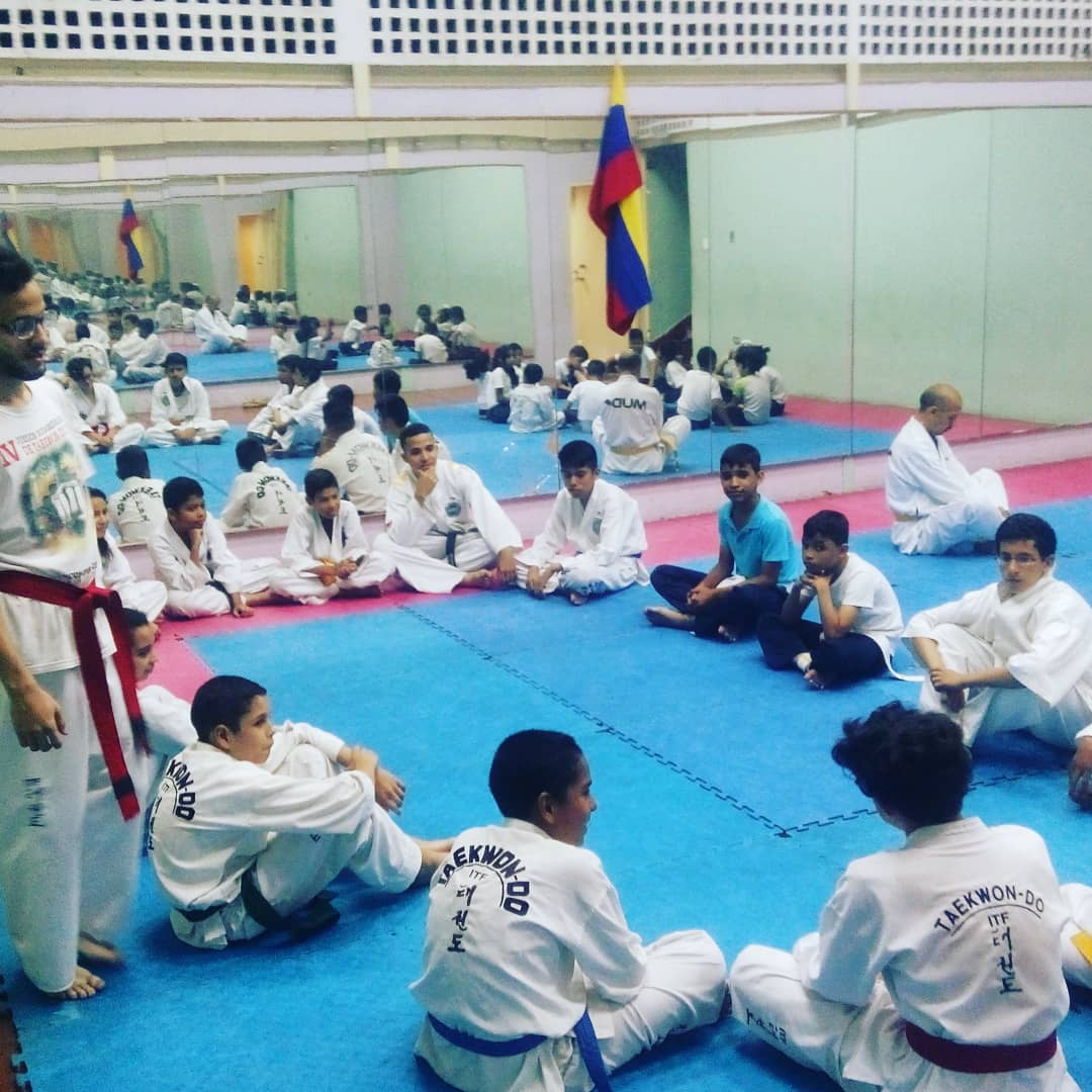 _ITF_Master_'s tweet photo. Grandes Máster; conversaciones de virtudes y compañerismo. Siempre seremos una gran familia. https://t.co/M2eIyLe28D
