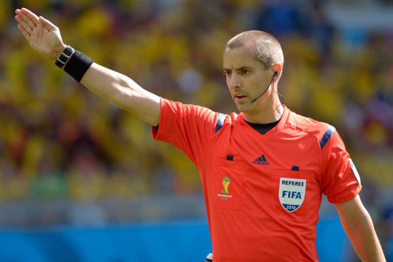 AzzouziZiyad's tweet image. Je peux pas oublier ce mauvais arbitre,Est-ce raisonnable qu'un match important comme celui du Maroc et Portugal et cet arbitre commet ces fautes c vraiment regrettable
@FIFAcom #CoupeDuMonde2018 #maroc_portugal #MarkGeiger