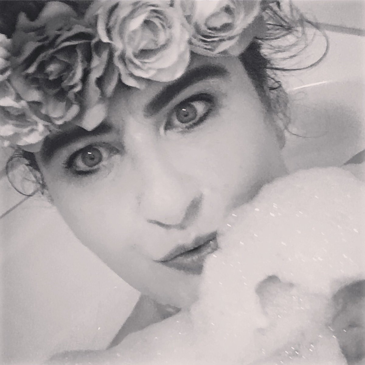 susannefraser's tweet photo. #Tubtime ๐ #bathtime #mermaidmode ๐งโโ๏ธ https://t.co/lHbX7PsiP9