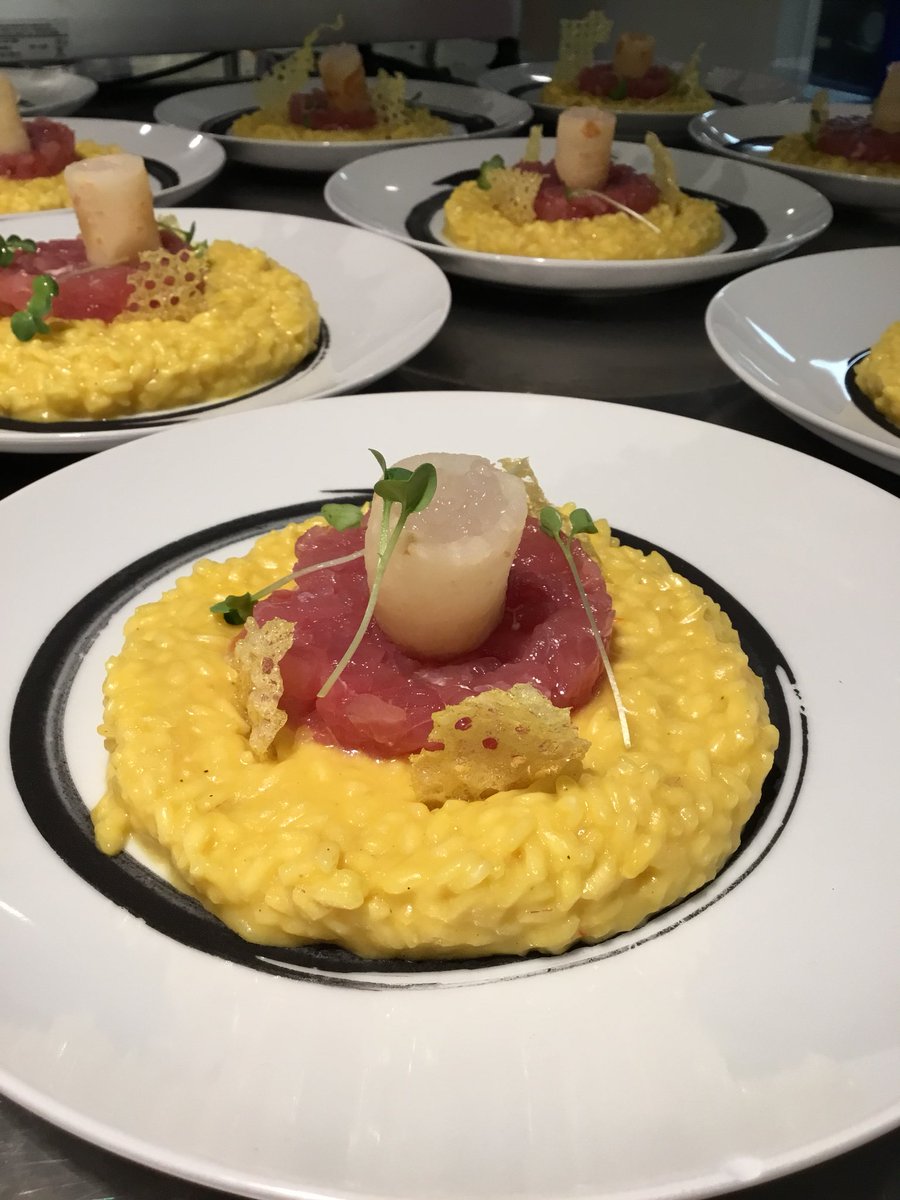 taniaa79's tweet photo. Risotto alla milanese sbagliato @metroacademy @Clarapasticcia @starsspoon @saygoodITA #ilterritorioinunboccone #metroacademy #antispreco https://t.co/xXEhlVwLYA
