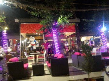 View image on Twitter