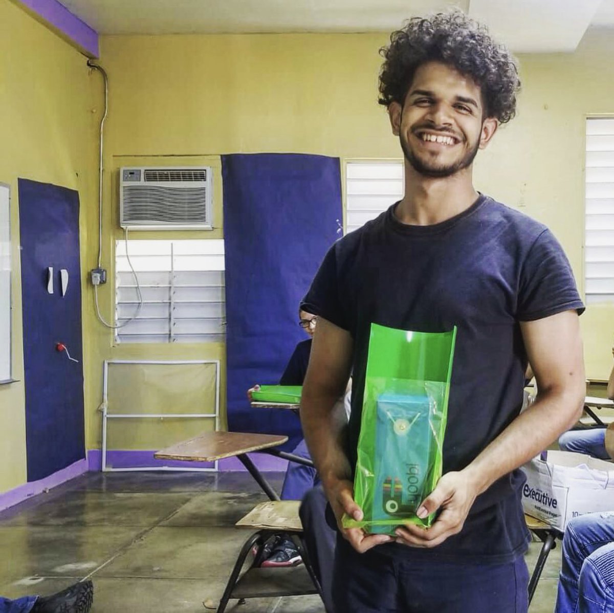 OTGmissions's tweet photo. A few of the dozens of Deaf & Hearing students in Puerto Rico who we have been delivering @Yoobigives school supplies to.
Thank you @MONSESAYS @mas_sordos @KidsInNeed and @RocNation!!!
#offthegridPUERTORICO https://t.co/6jVonRtuDs