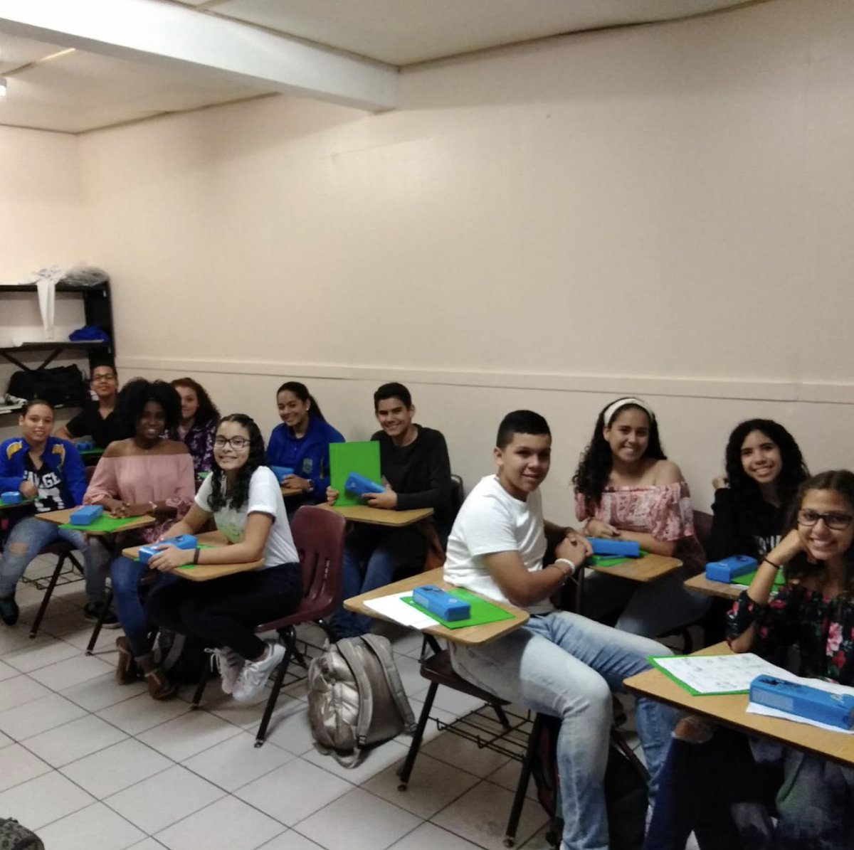 OTGmissions's tweet photo. A few of the dozens of Deaf & Hearing students in Puerto Rico who we have been delivering @Yoobigives school supplies to.
Thank you @MONSESAYS @mas_sordos @KidsInNeed and @RocNation!!!
#offthegridPUERTORICO https://t.co/6jVonRtuDs