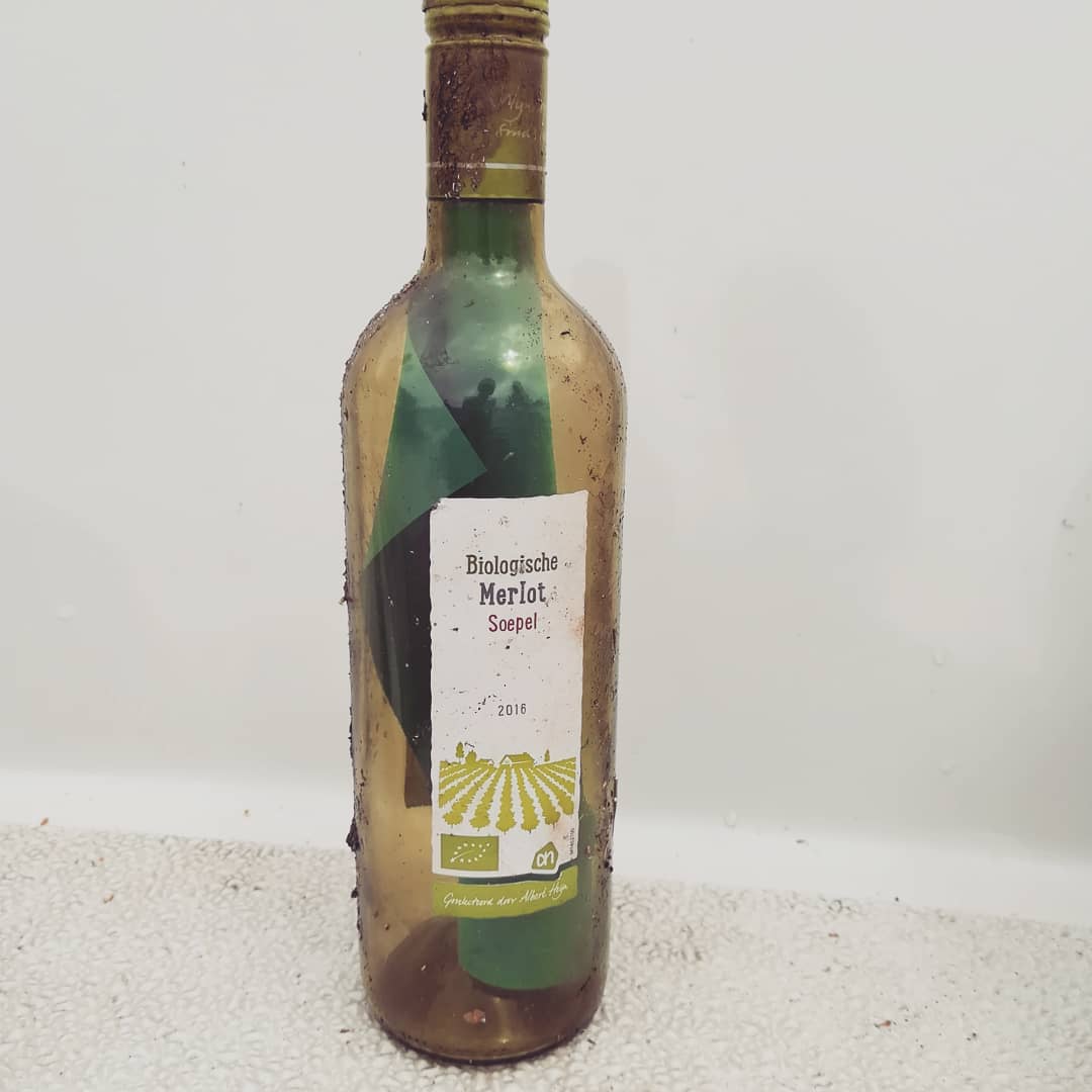 vastgoedvrouw's tweet photo. Vanmiddag met zn vieren heerlijk gevaren.. Zelfs flessenpost gevonden 😉 https://t.co/Eqb1t6ZXj6