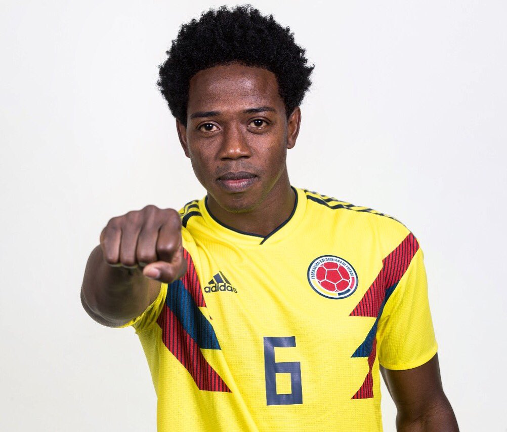 Estoy en contra de las amenazas que ha recibido <a href="/carlossanchez6/">Carlos Sánchez</a> por la mano que cometió en partido contra Japón. #todosconcarlossanchez