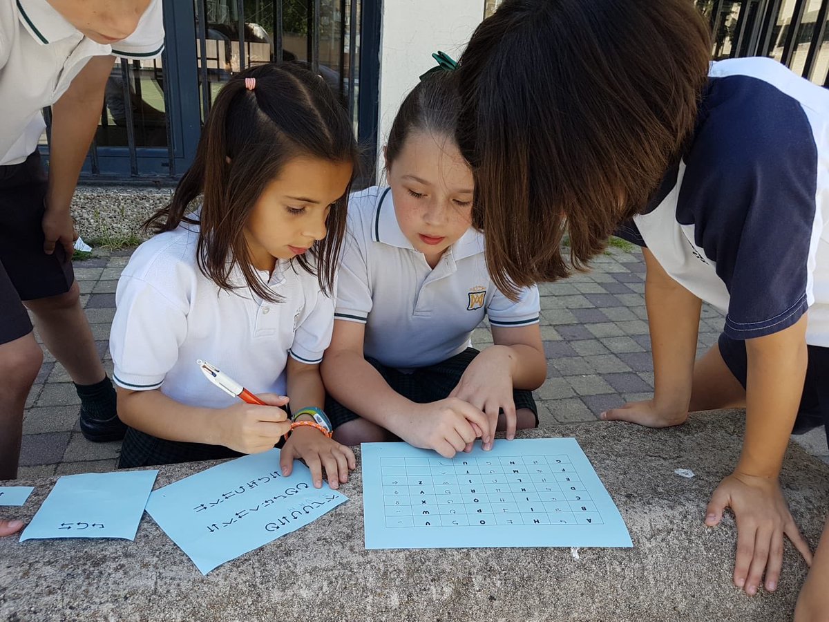 ciamariava's tweet photo. ¿Qué mejor para repasar todo lo que hemos aprendido en inglés que un escape room? Diversión, ingenio y cooperar es todo lo que hemos necesitado. #learningenglish #Englishisfun #cooperativegroup https://t.co/tnaTzoDL5Q