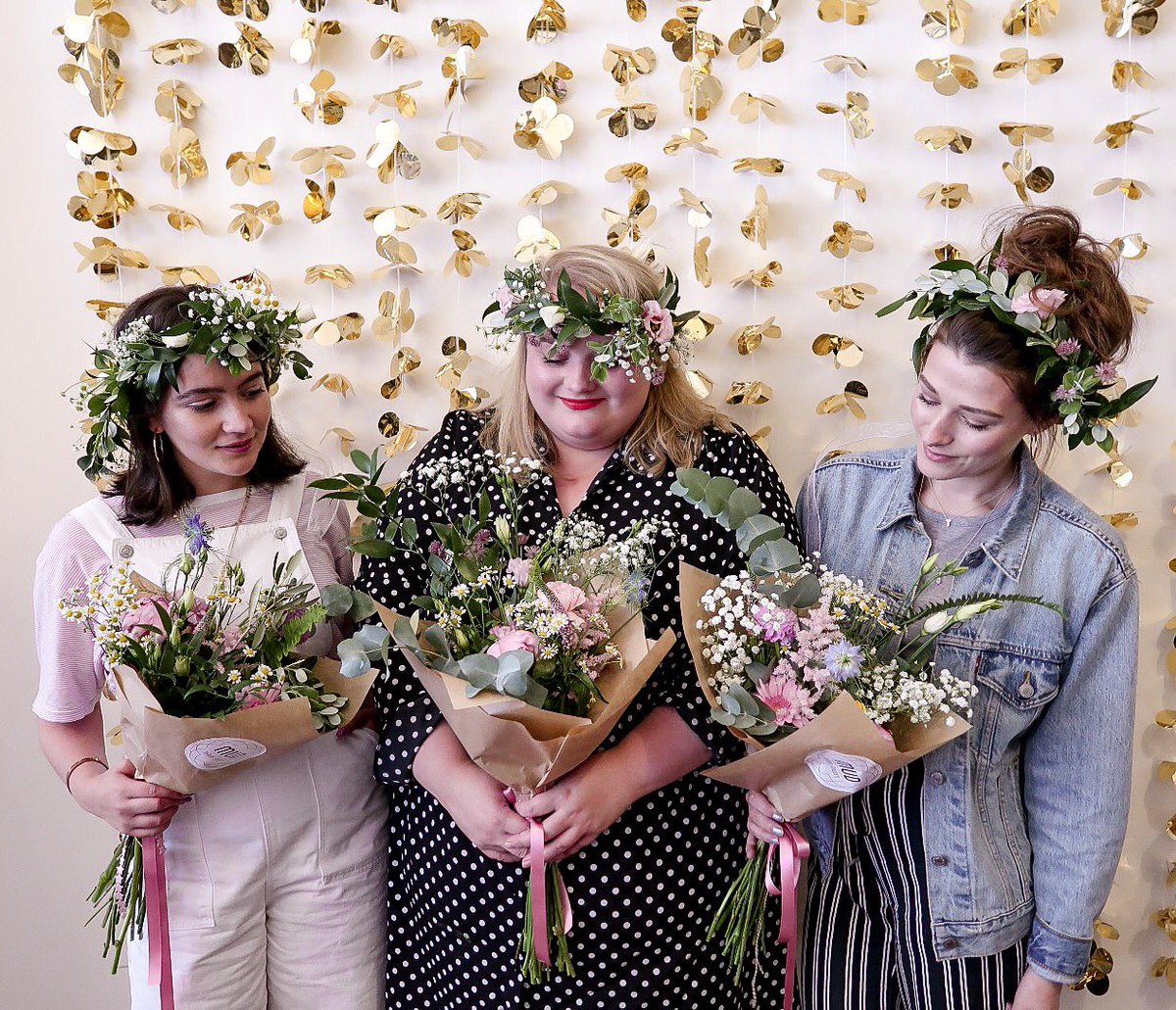 thequietR's tweet image. Flower Princesses with @mudurbanflowers &amp;amp; @CuckoosBakery 💐👸🍰 #edinburghbloggers #scottishbloggers