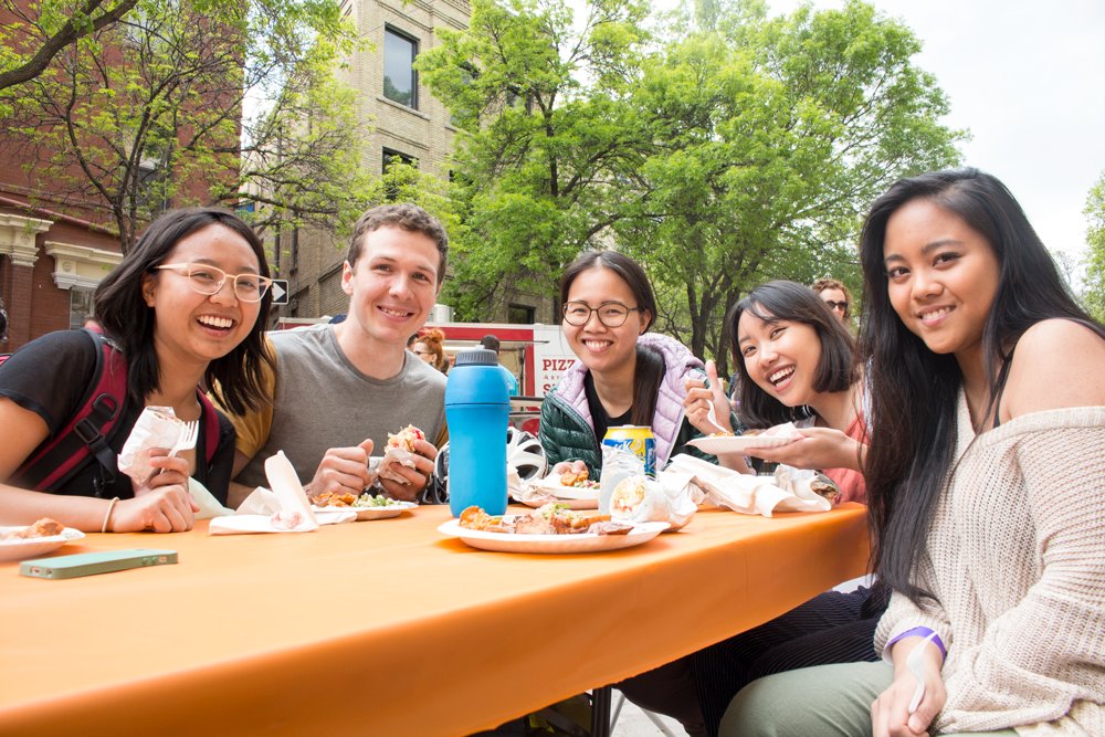 harvestmanitoba's tweet photo. Don't miss your chance to be part of the The 5th Annual Fast &amp; Furious Feast on June 29th! https://t.co/DZ9DcSj82t
Enjoy food from amazing vendors like @ShawarmaKhanWPG, East India Company, @KawaiiCrepe, @bronutswpg, @FHCoffee_, @PizzaHeaven, and @poutinerie  #LoveLocalMB https://t.co/ws7xrCI1Hq