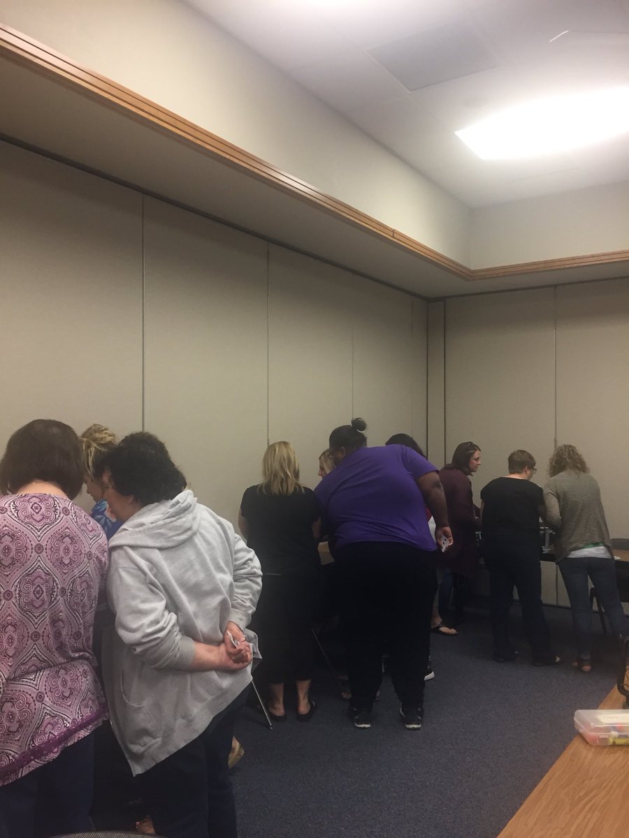 becker_tammy's tweet image. Using the 4c’s in the Escape Room with @clint_glaesmann #R12transformed