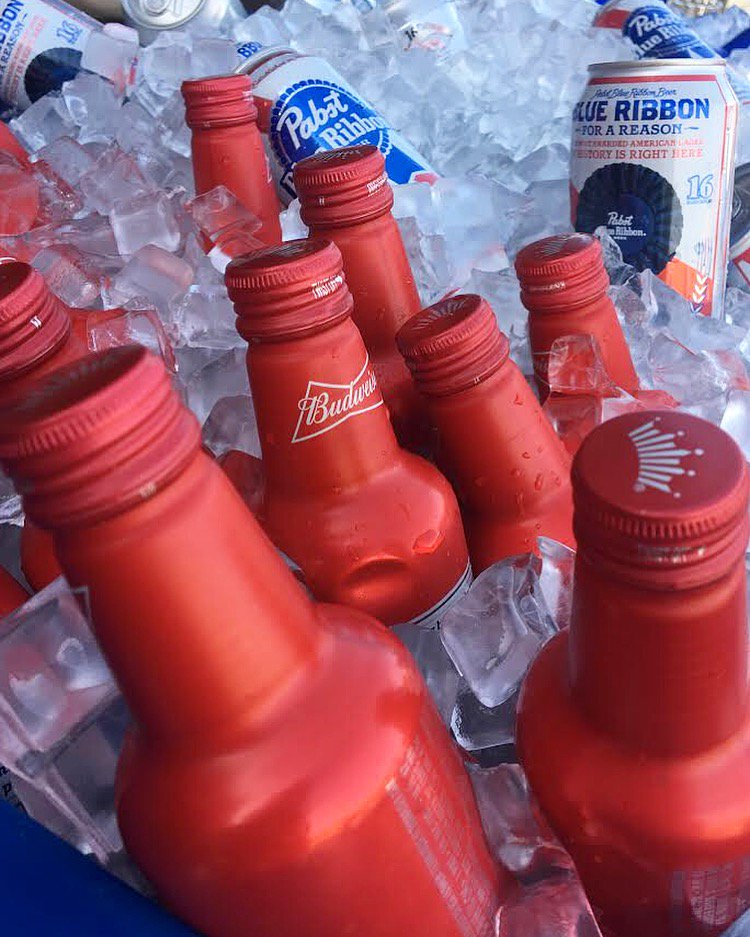 OxCartSTP's tweet photo. Grab a cold beer on the #Rooftop 3PM–2AM! https://t.co/I2TsGDT71p