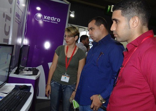universidad_uci's tweet photo. Desde #CubaIndustria2018 nos llegan los reportes de @AsielCubano. Gracias @suany_leyva @lraciel. #StandUCI promociona nuestros productos y servicios. Relación universidades @CubaMES - @MindusIndustria se fortalece. Productos #GESPRO, #SIGE y #SAINUX #SomosUCI #CubaInformatiza https://t.co/LUAZHnMTs4