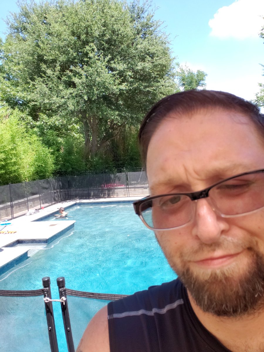 Pur3lyKa0t1cK's tweet image. This is how it always works for me I'm stuck out in the heat while my co-worker gets to work from inside the pool.
@Centraloldgamer 
@VeteransOfGames 
@EnC0u 
#poolboyproblems