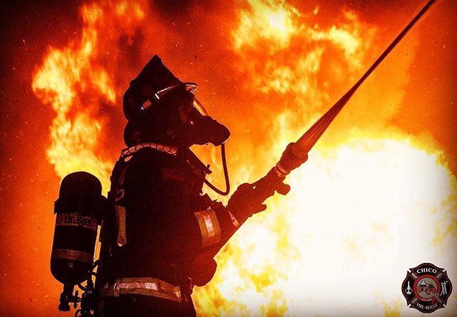 navrcos's tweet image. @chicofd -  Firefighter 2B going to work at 346 Nord Avenue. #ChicoFD .
.
.
 ___💥FOLLOW @CHIEF_MILLER💥_____
Use  #chiefmiller in your post.

CHIEFMILLERAPPAREL.COM .
.
Facebook- chiefmiller1
Periscope -chief_miller
Tumblr- chief-miller
Twitter - chief_miller
YouTube- chief m…