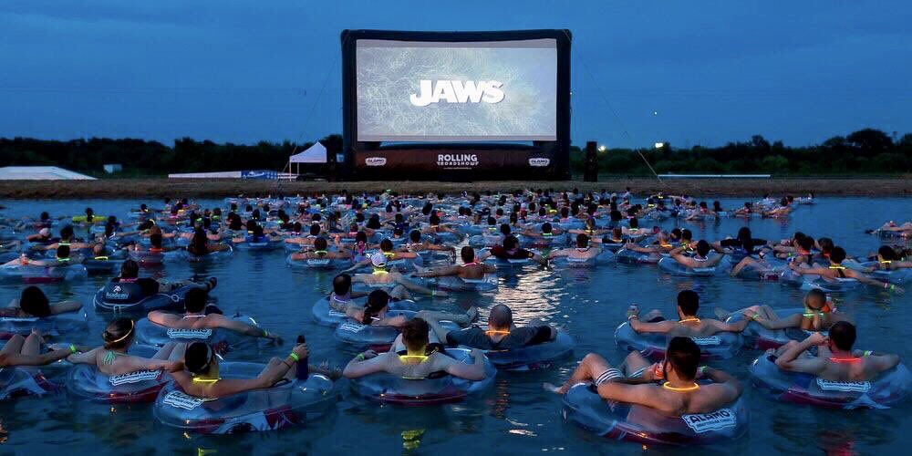 MeredithFrost's tweet image. In Austin, Texas you can watch JAWS while floating in an inner tube on a lake.
bit.ly/2MH3RiU