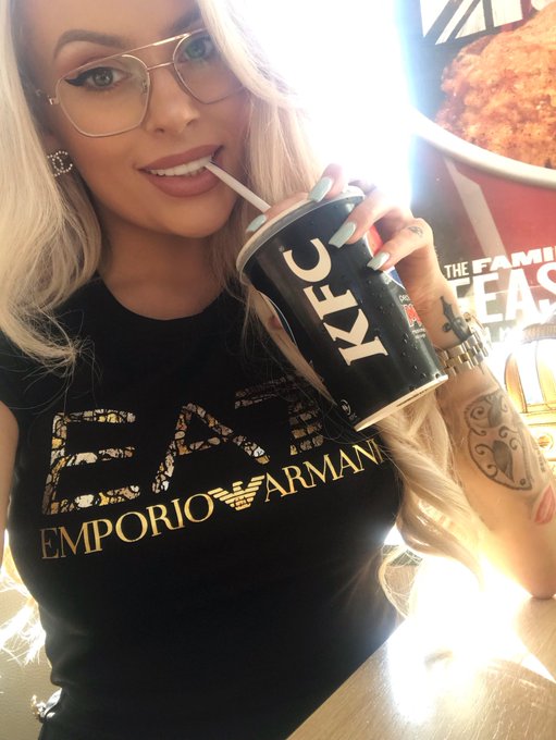 Watch 𝐊𝐞𝐥𝐥𝐲𝐛𝐬𝐰𝐨𝐫𝐥𝐝😻's leaked NSFW photo on TwXstars