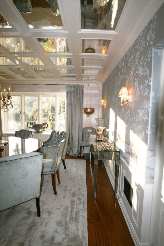 When it comes to home decor, step up your ceiling game and place some mirrors up there! Check out our latest post on the blog explaining all the benefits of doing so. 
mirrorize.ca/blog/the-benef… 

#mirror #lanscape #ceiling #homedecor