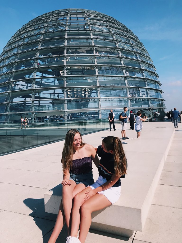 hhuyard01's tweet photo. Ate way too much &amp; shopped way too much 🇩🇪 @PVHS_GAPP https://t.co/BUENCGxQgH