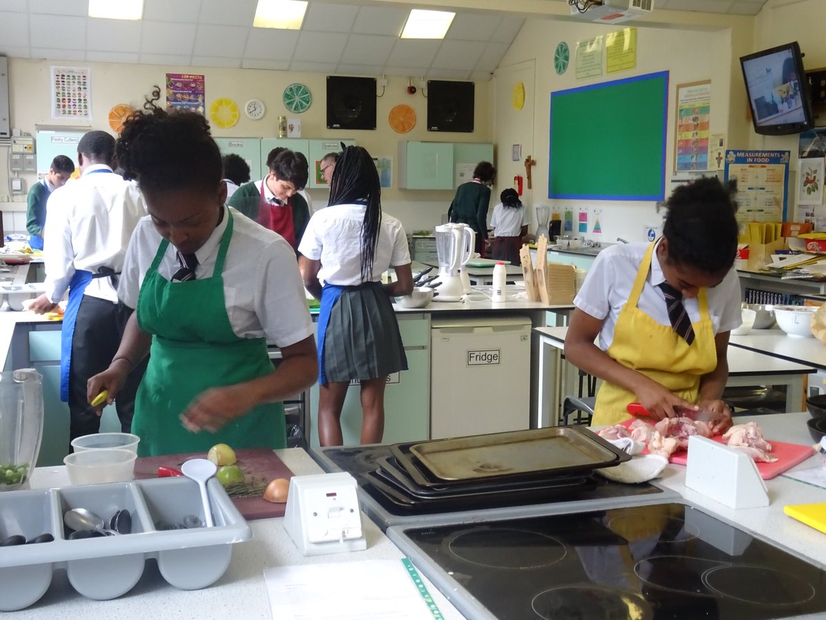 John Roper (Happychefuk60) tweet media