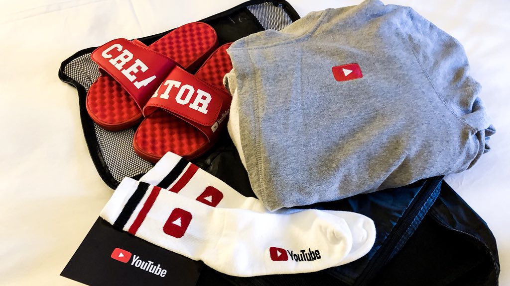 AlexShibutani's tweet photo. Hahaaaa! YouTube socks... You TUBE SOCKS. Well played, @YouTube... and thank you! 🙏🏼 #VidConUS https://t.co/UH3weTKszO